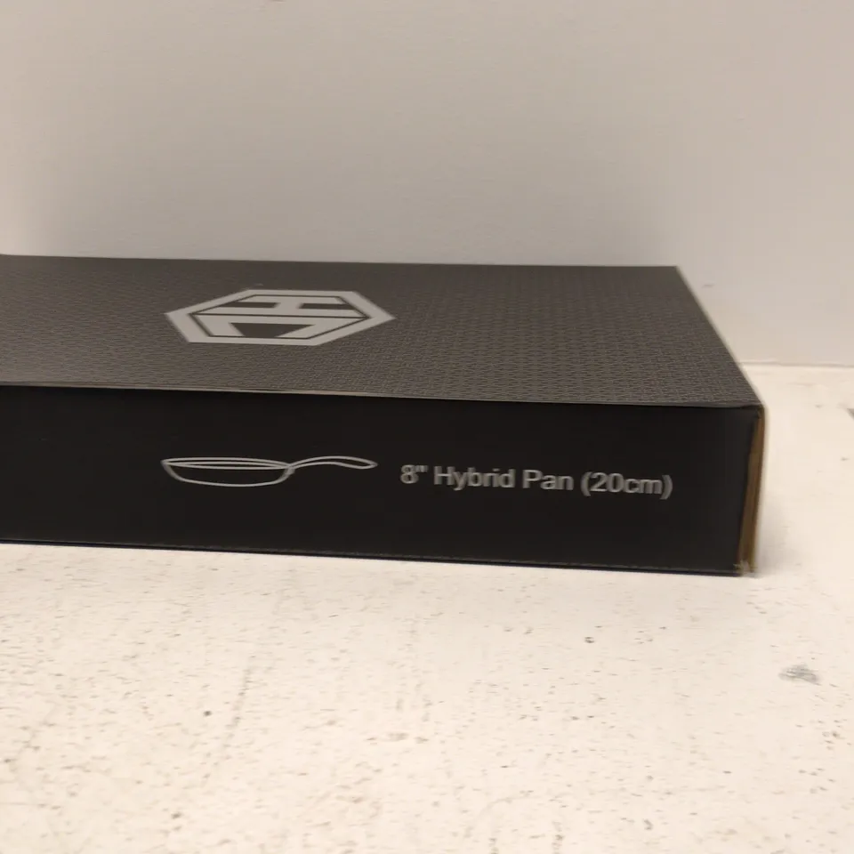HEXCLAD HYBRID COOKWARE – 8" PAN (20CM) – BOXED