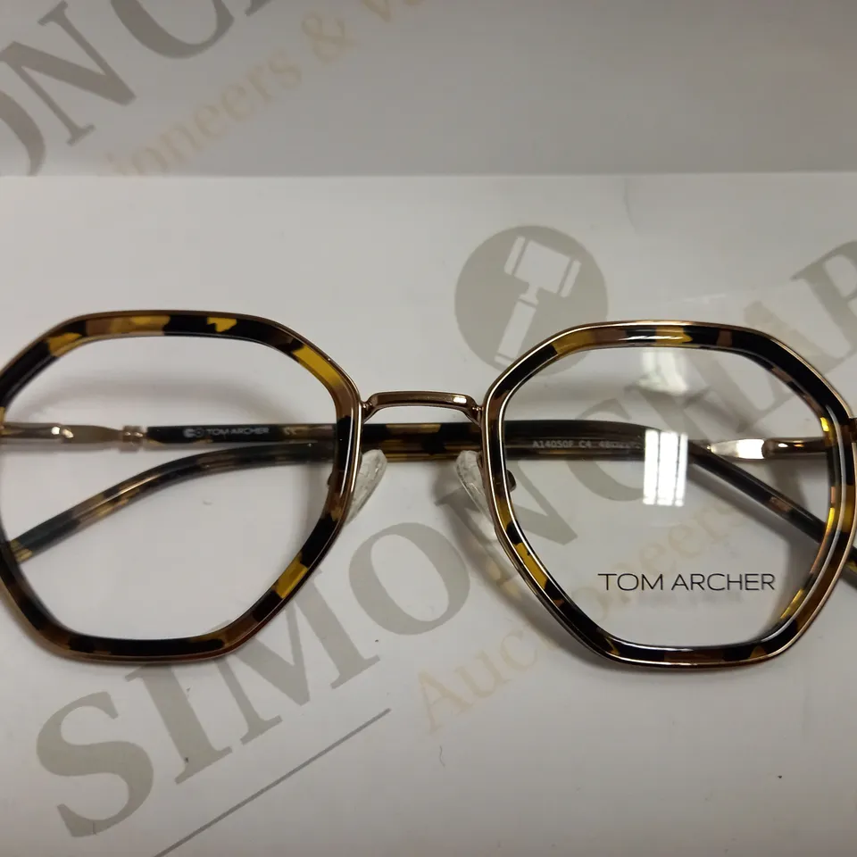 TOM ARCHER TORTOISESHELL FASHION GLASSES