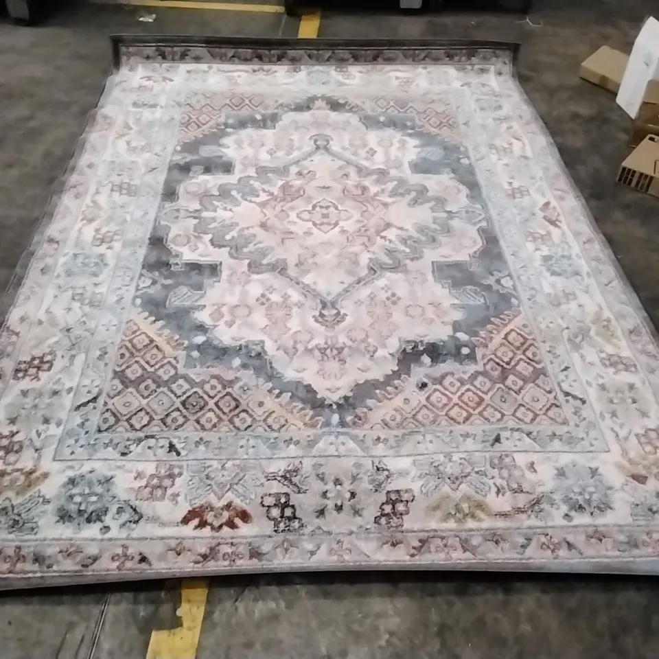 VINTAGE LOOK AREA RUG APPROXIMATELY 200X275CM 