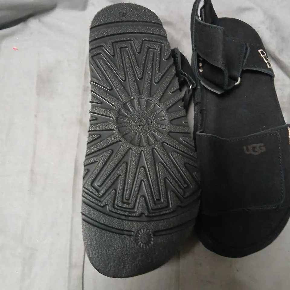 UGG BLACK SANDALS WITH VELCRO STRAPS SIZE 40
