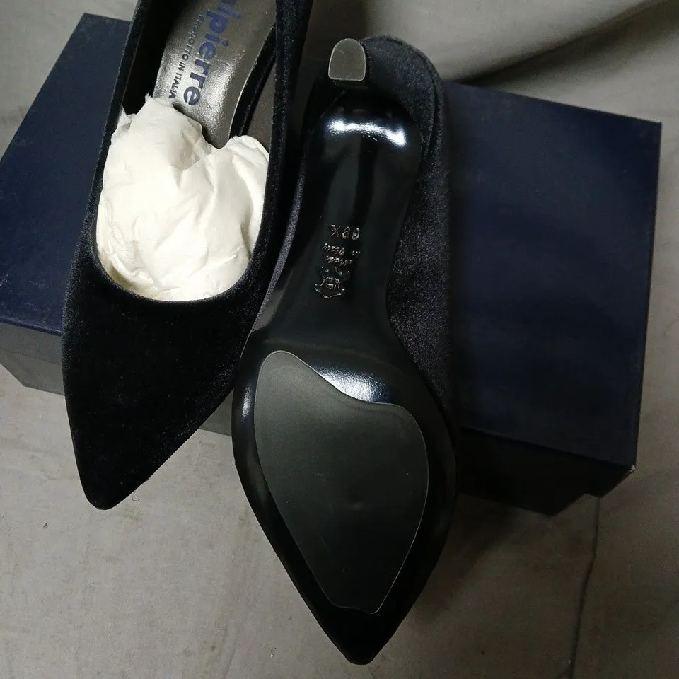CALPIERRE VELVET PUMPS – VELLUTO NERO, UK 6.5 (EU 39.5)