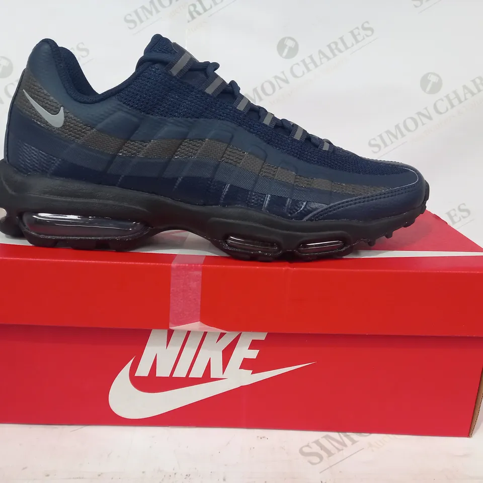 BOXED PAIR OF NIKE AIR MAX 95 UL SHOES IN NAVY UK SIZE 9