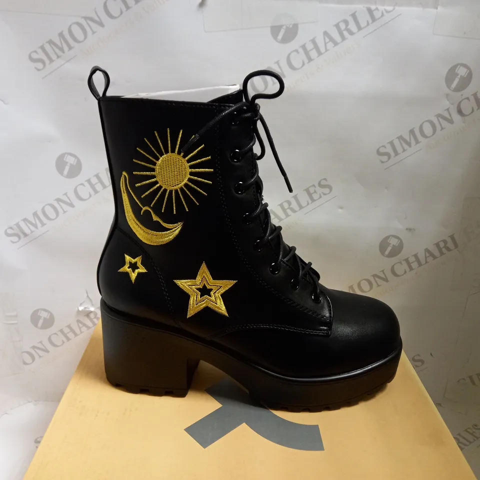 KOI VEGAN ASTRO STAR AND MOON CHUNKY BOOTS - BLACK SIZE 5
