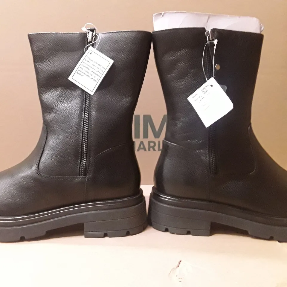 BOXED BRAND NEW SIMPLY BE BREENER WIDE BOOTS SIZE 6 BLACK COLOUR APPROXIMATELY 2 PAIRS