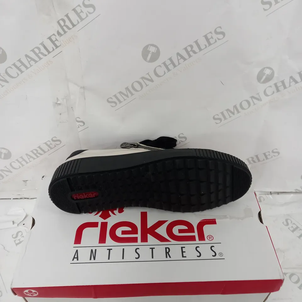 BOXED PAIR OF RIEKER SIDE ZIP CREAM BLOCK TRAINERS SIZE 6.5