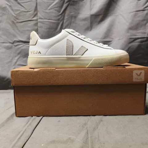 BOXED PAIR OF VEJA TRAINERS IN WHITE SIZE UK 4