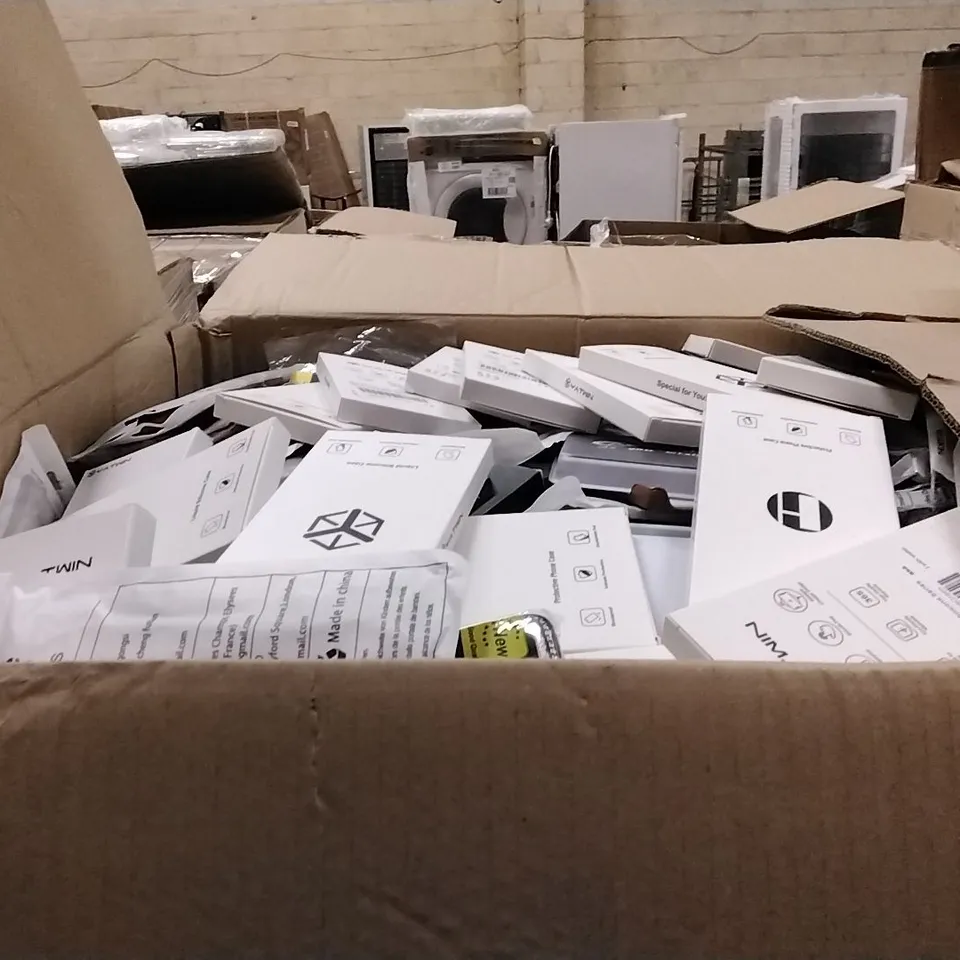 PALLET CONTAINING LARGE QUANTITIES OF PHONE PROTECTOR SETC...