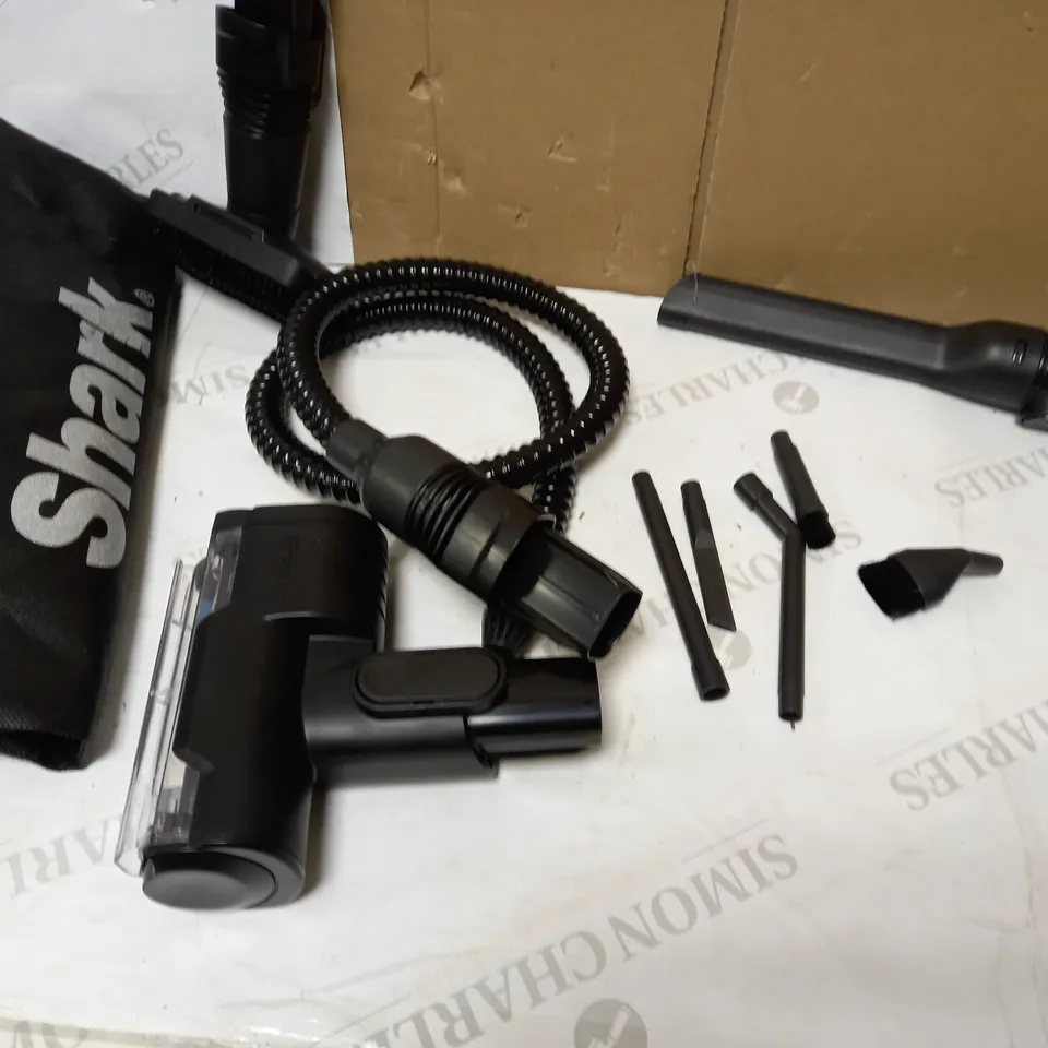 SHARK CORDLESS STICK VACUUM IZ390UKTQ