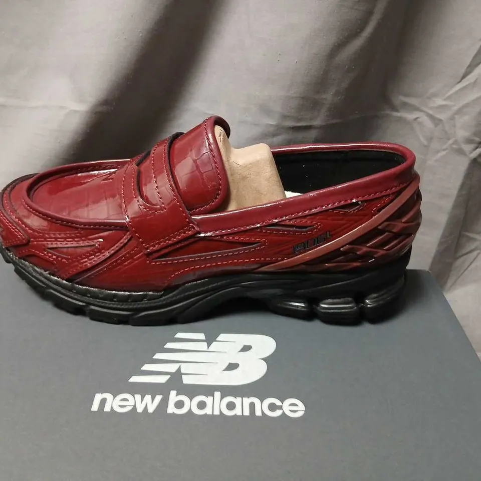 NEW BALANCE BURGUNDY LEATHER SLIP-ON SHOES – MEN’S UK 6 (US 6.5)