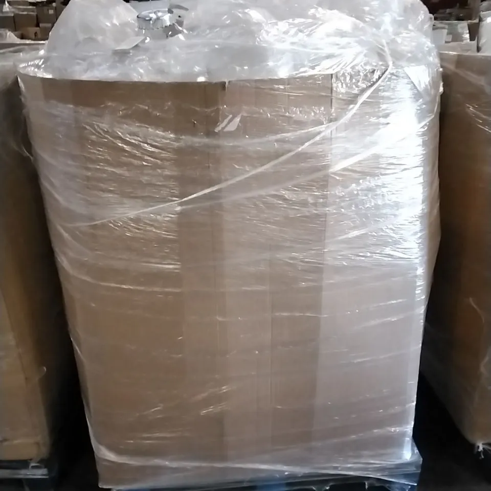 PALLET CONTAINING A LARGE QUANTITY OF LIGHT UP BAUBLES