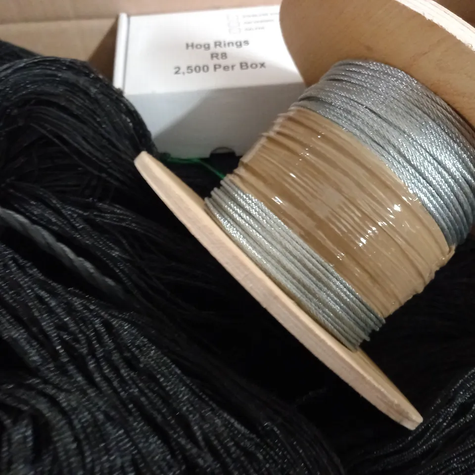 LARGE NET WITH METAL WIRE AND HOG RINGS