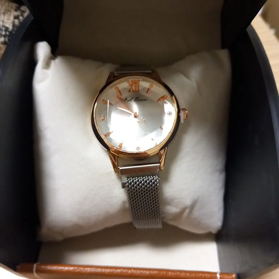 LADIES LA BANUS WATCH – CHAIN LINK METAL STRAP – MAGNETIC CLASP – GIFT BOX