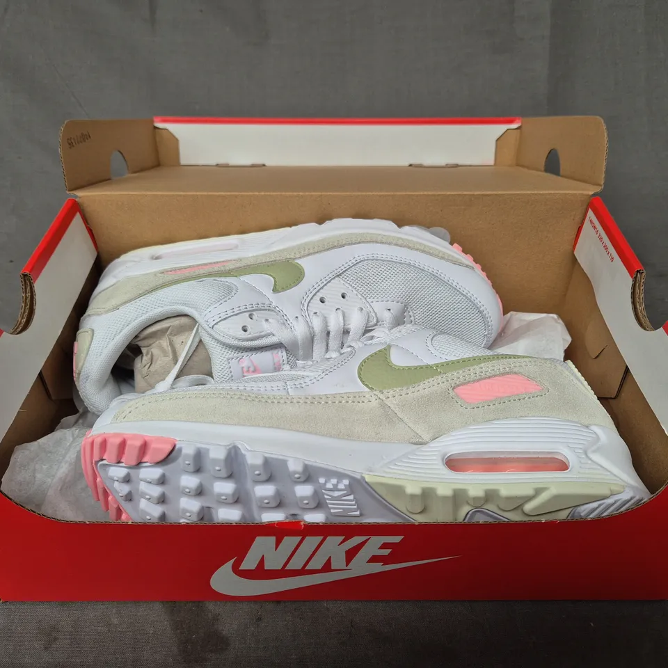 BOXED PAIR OF NIKE WOMEN'S AIR MAX 90 SHOES IN WHITE/GREEN/PINK UK SIZE 5.5