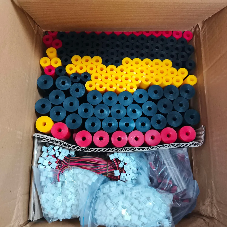 BULK ELECTRONICS COMPONENTS KIT – ASSORTED CONNECTORS, JUMPERS AND COLOURED SPACERS
