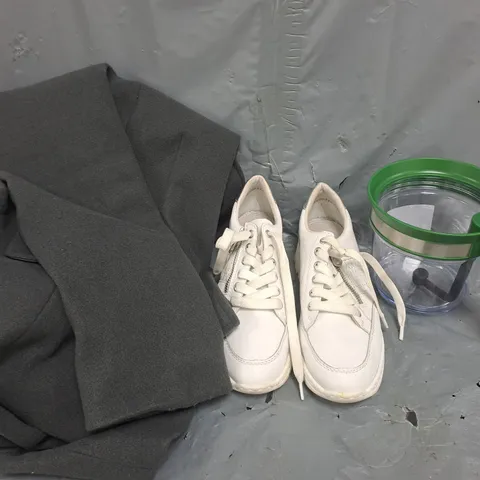 BOX OF APPROXIMATELY 10 ASSORTED HOUSEHOLD AND CLOTHING ITEMS IN VARIOUS STYLES, SIZES, AND, COLOURS, ETC - COLLECTION ONLY
