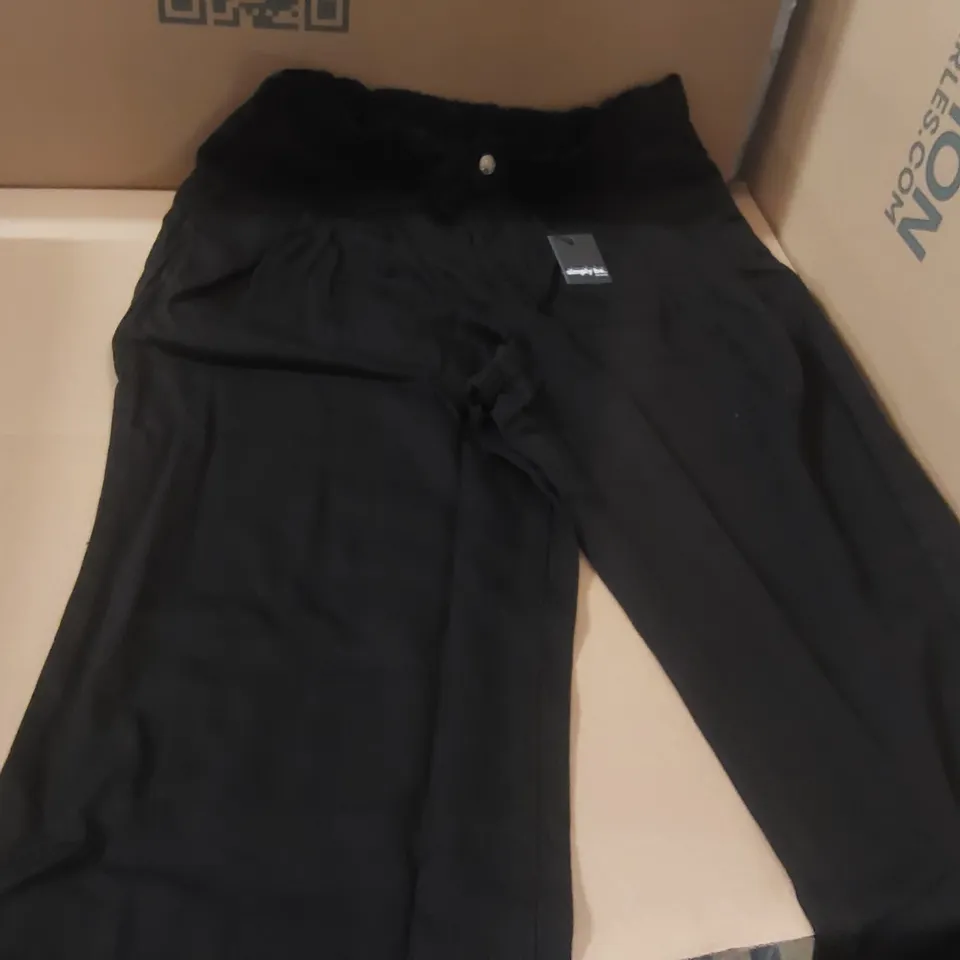 BOX CONTAINING APPROXIMATELY 14x BRAND NEW SIMPLY BE BLACK WIDE LEG TROUSERS - SIZE 16R