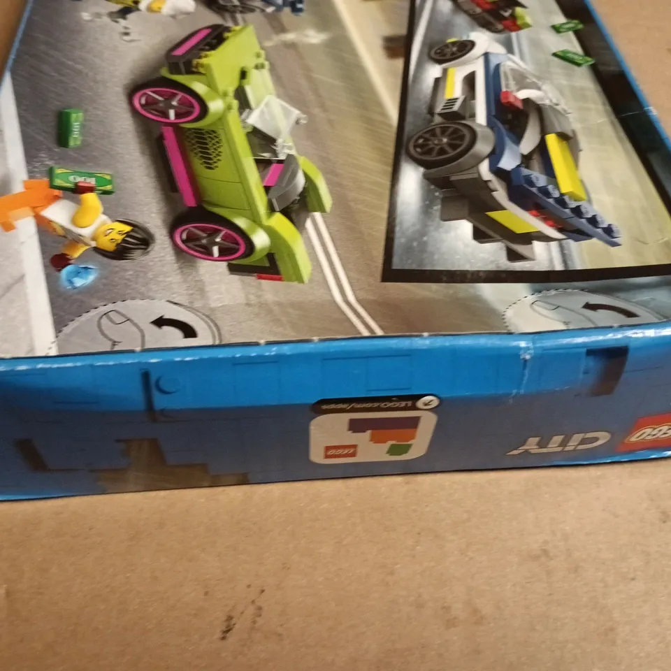 LEGO CITY 60415 POLICE CAR AND MUSCLE CAR CHASE