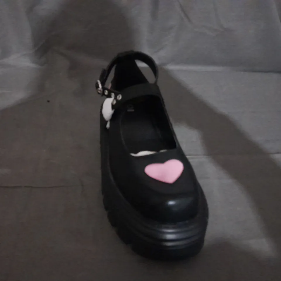 PAIR OF KOI HEART STOMPERS IN BLACK SIZE 6