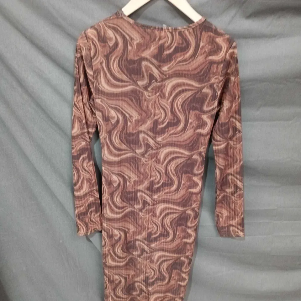 BROWN MARBLED PRINT LONG-SLEEVE DRESS WITH CHEST CUT-OUT – UK 12 BRAND MODE