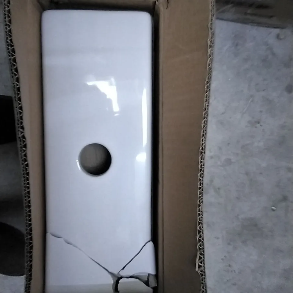 BOXED CISTERN INCLUDING FITTINGS 