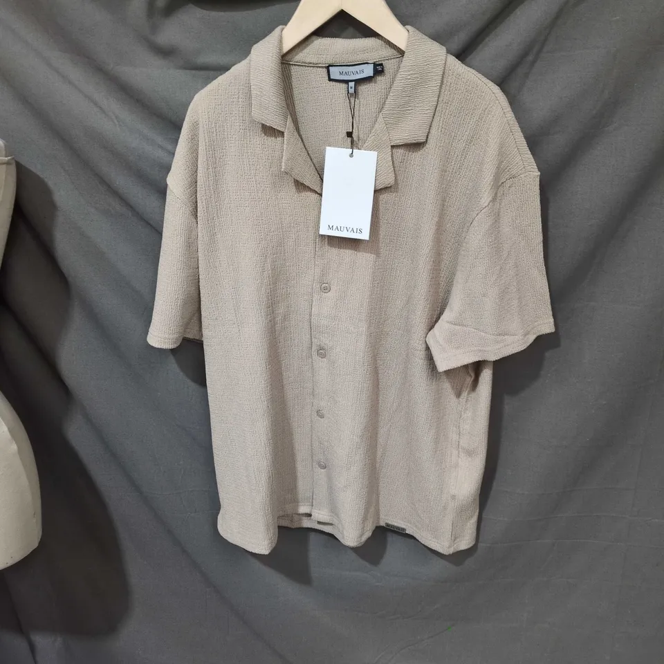 MAUVAIS BEIGE KNIT SHORT-SLEEVE SHIRT – SIZE M