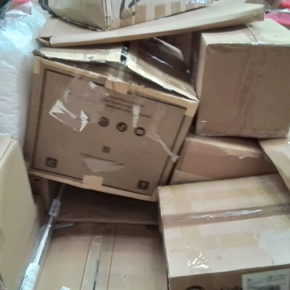 PALLET OF ASSORTED HOUSEHOLD GOODS AND PRODUCTS TO INCLUDE;RETRACTABLE SAFETY GATE,CAT LITTER TRAY,AXE THROWING TOY