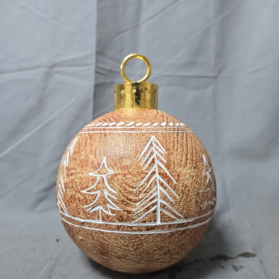 19 CM WOODGRAIN TABLETOP BAUBLE CHRISTMAS DECORATION
