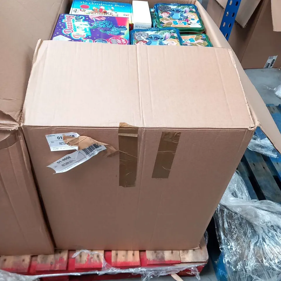 LARGE QUANTITY OF ASORTED CHILDREN'S BOOKS AND ACCESSORIES TO INCLUDE; BUSY BOOKS, ANNUALS AND CRAFT SETS