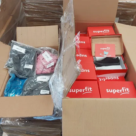 PALLET CONTAINING APPROXIMATELY 226x BRAND NEW ASSORTED MENS CLOTHING ITEMS, 45x SUPERLIT KIDS SHOES/PUMPS