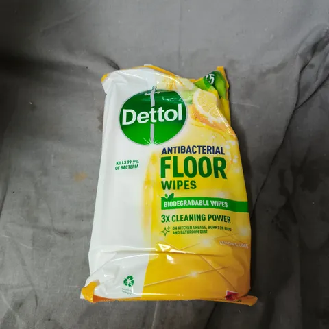 BOX OF APPROXIMATELY 6 X DETTOL ANTIBACTERIAL FLOOR WIPES – LEMON & LIME, 25 WIPES PER PACK