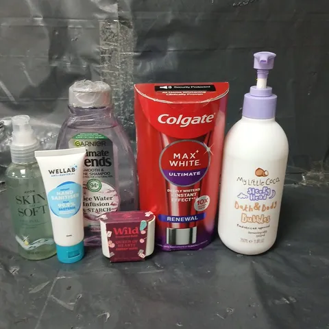 APPROXIMATEY 20 ASSORTED HEALTH AND BEAUTY PRODUCTS TO INCLUDE LITTLE COCO BATH AND BODY BUBBLES, COLGATE ULTIMATE RENEWAL AND WILD DEODORANT REFILL