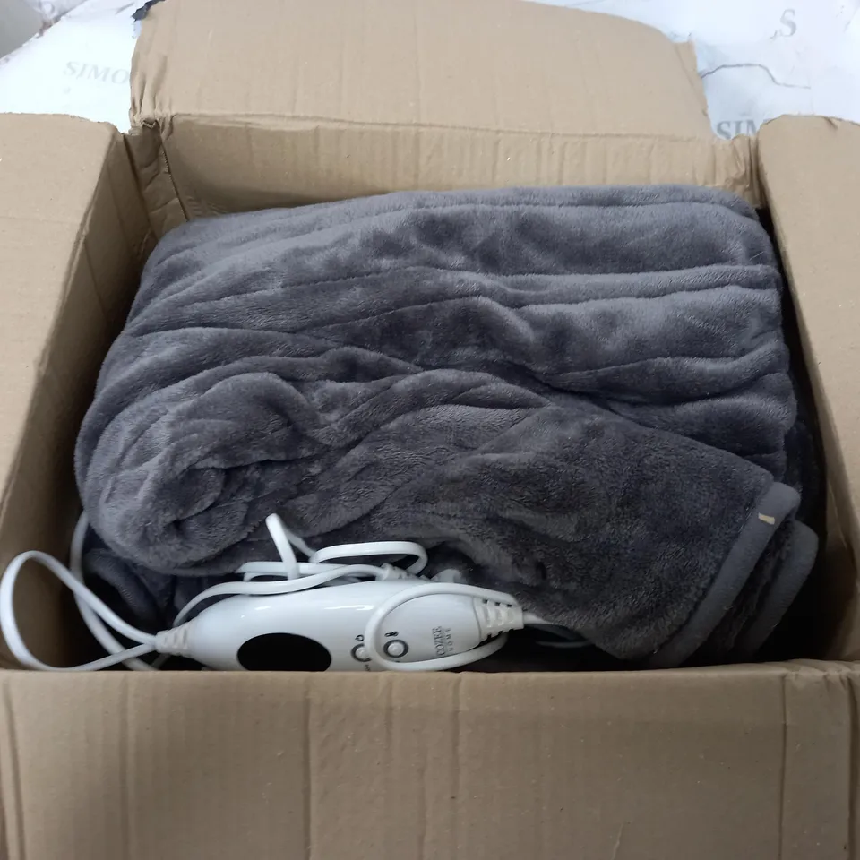 BOXED COZEE HOME VELVETSOFT HEATED THROW IN CHARCOAL