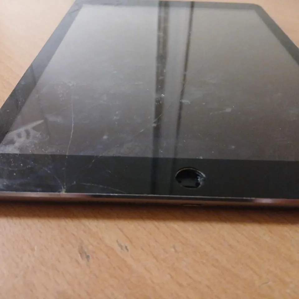 APPLE IPAD (A1474) – SILVER, 9.7IN TABLET, RESTORE MODE