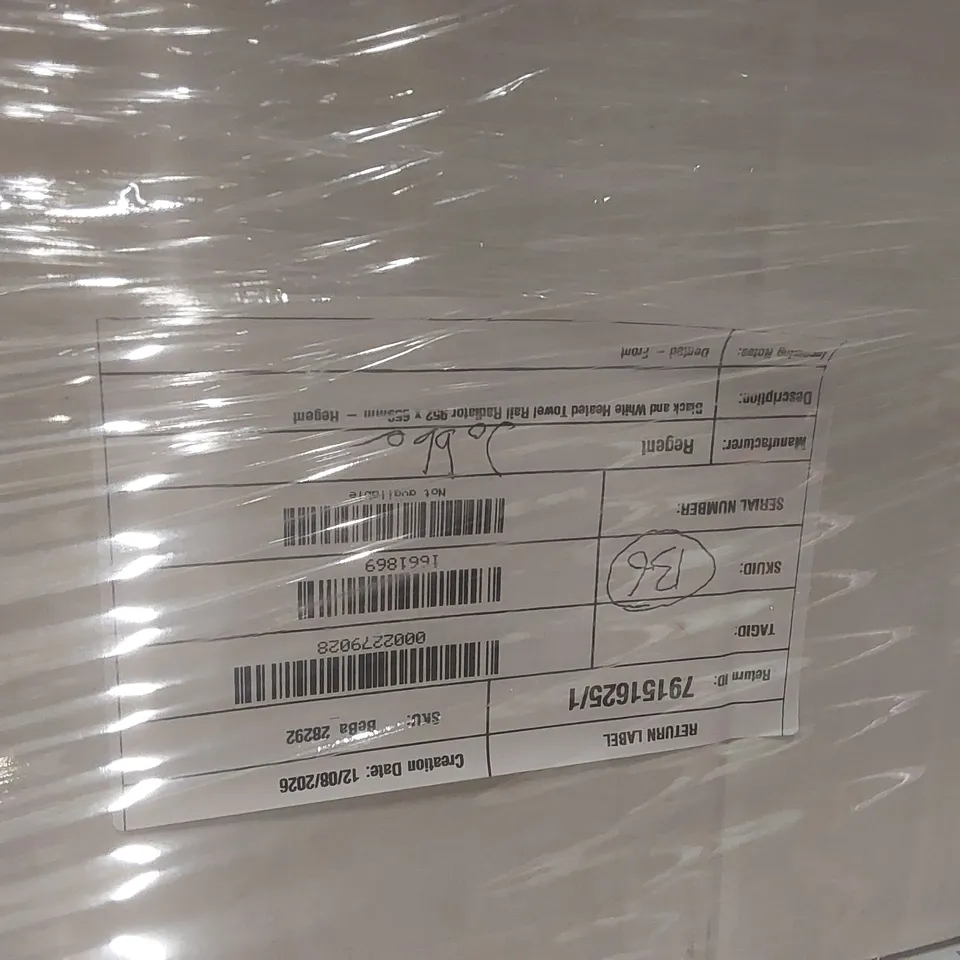 PALLET CONTAINING A VERY LARGE QUANTITY OF ASSORTED FURNITURE ITEMS INCLUDING: STOOL, SINK, CONSOLE TABLE, CHAIRS ECT
