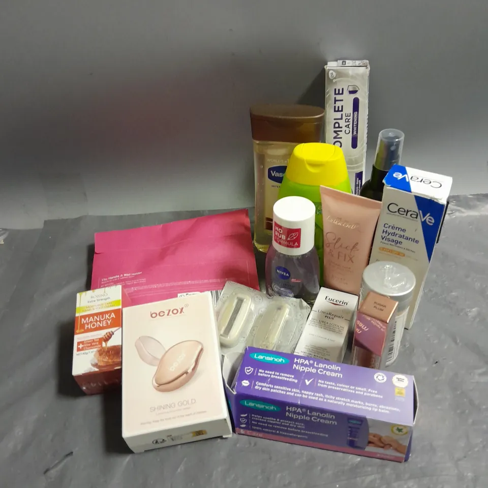APPROXIMATELY 15 ASSORTED COSMETIC PRODUCTS TO INCLUDE - AVON HEAT PROTECTANT - NIVEA SOOTHING MICELLAR WATER - VASELINE COCOA RADIANT BODY OIL - ETC