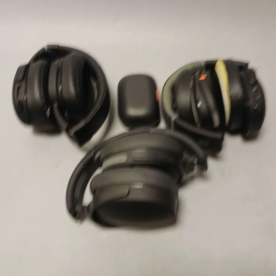 BOX OF APPROX 6 ASSORTED SKULLCANDY HEADPHONES