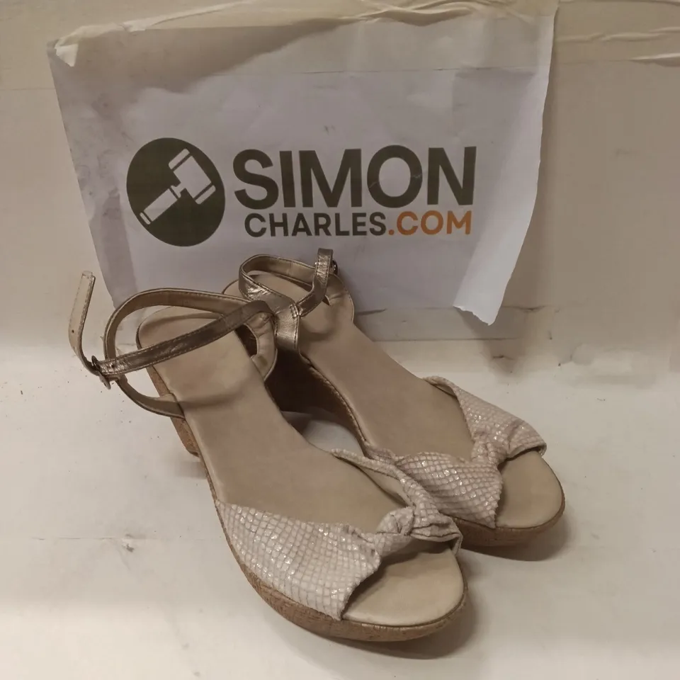 WOMEN'S SANDALS WITH KNOT DETAIL – BEIGE (NO SIZE SHOWN - ESTIMATED UK5)