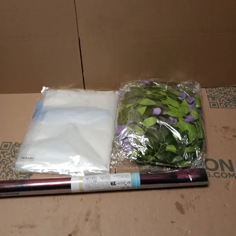 APPROXIMATELY 15 ASSORTED HOUSEHOLD PRODUCTS TO INCLUDE HOME DECOR, WALLPAPER, STEAMER ETC 