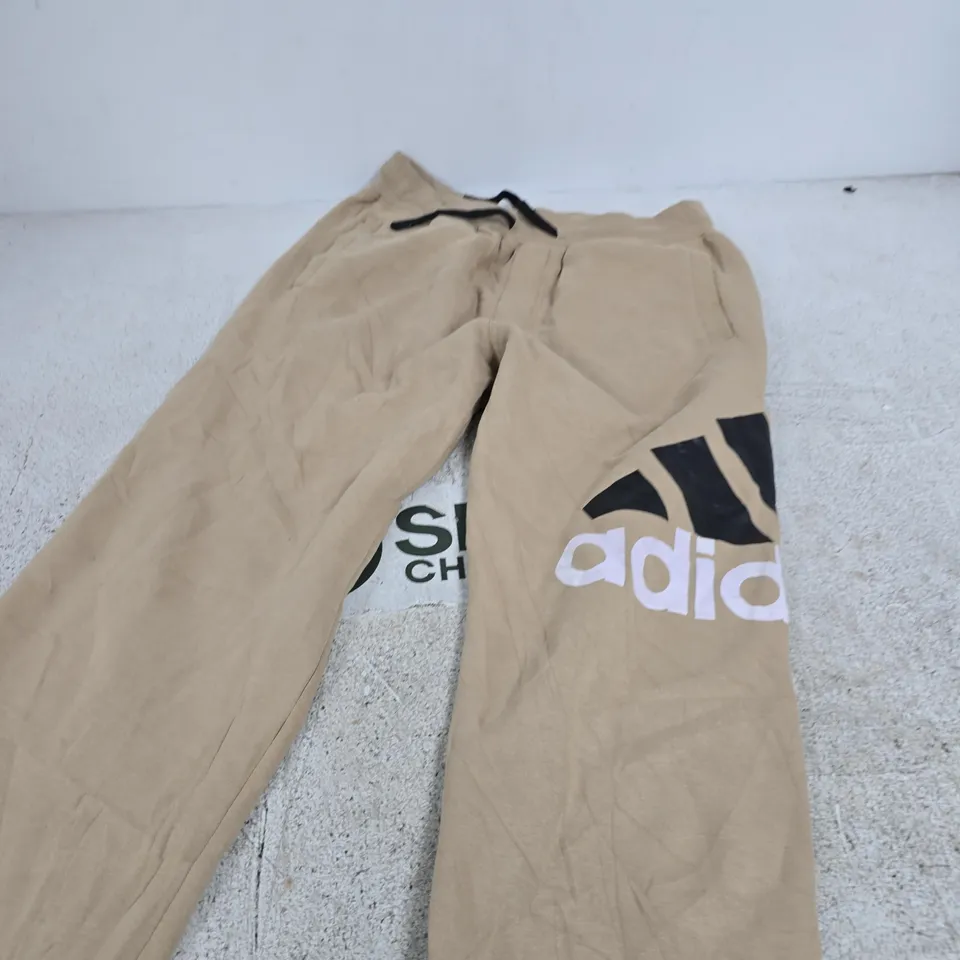 ADIDAS BEIGE JOGGERS – 2XL