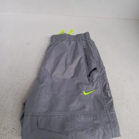 NIKE GREY CARGO PANTS - SIZE M