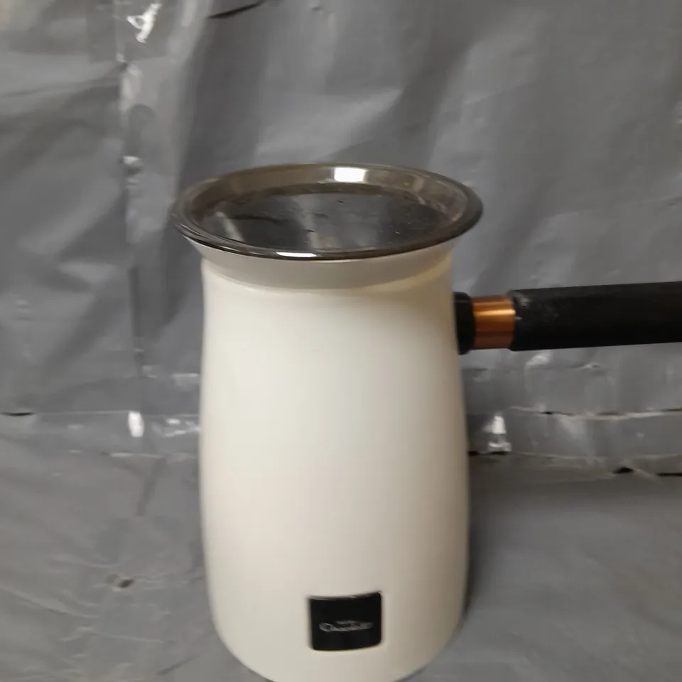 BOXED HOTEL CHOCOLAT VELVETISER IN WHITE  RRP £140