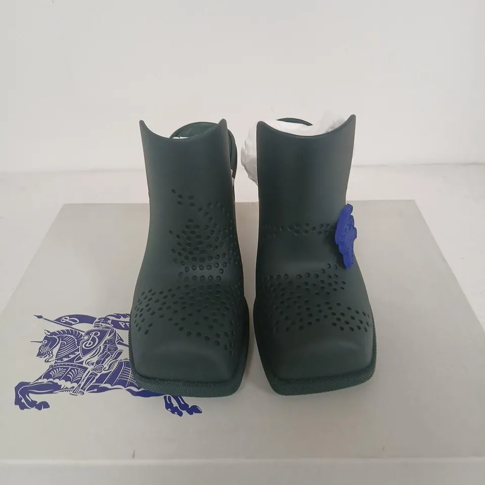 BURBERRY RUBBER MULE ON RUBBER SOLE – BLACK, UK 2 (EUR 35)