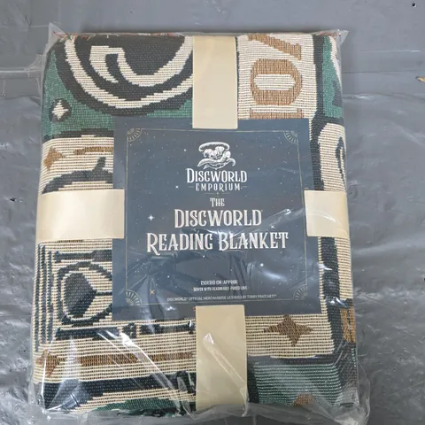 DISCWORLD EMPORIUM THE DISCWORLD READING BLANKET - 130 X 180 CM