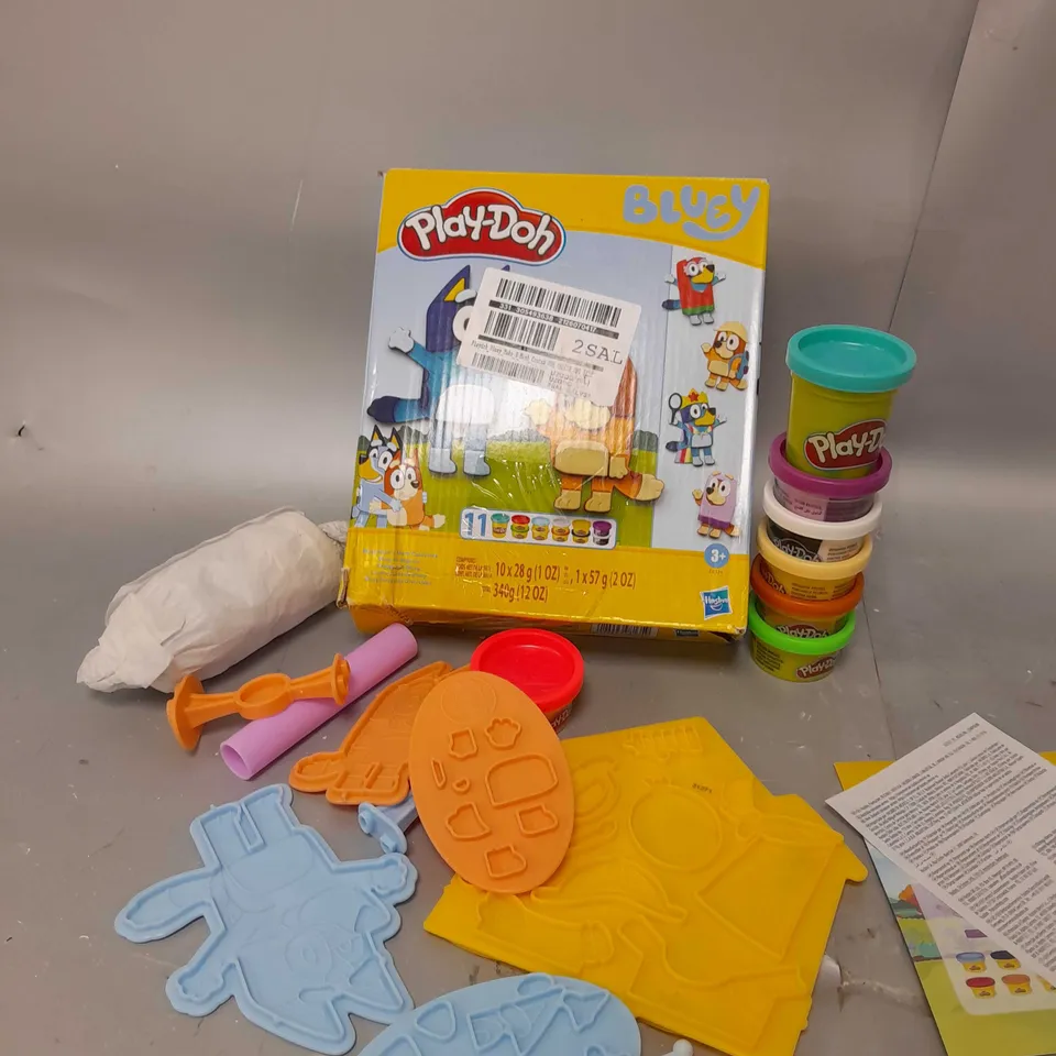 BOXED PLAY-DOH BLUEY MAKE N MASH COSTUMES
