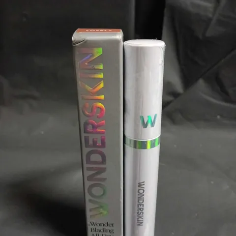 WONDERSKIN LIP STAIN DUO: BOXED ALL‑DAY LIP STAIN + SILVER TWIST LIP PRODUCT