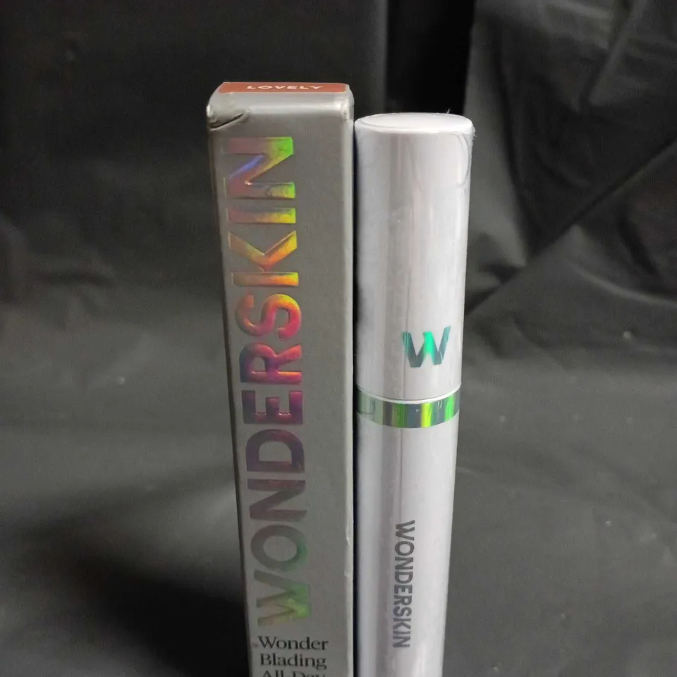 WONDERSKIN LIP STAIN DUO: BOXED ALL‑DAY LIP STAIN + SILVER TWIST LIP PRODUCT