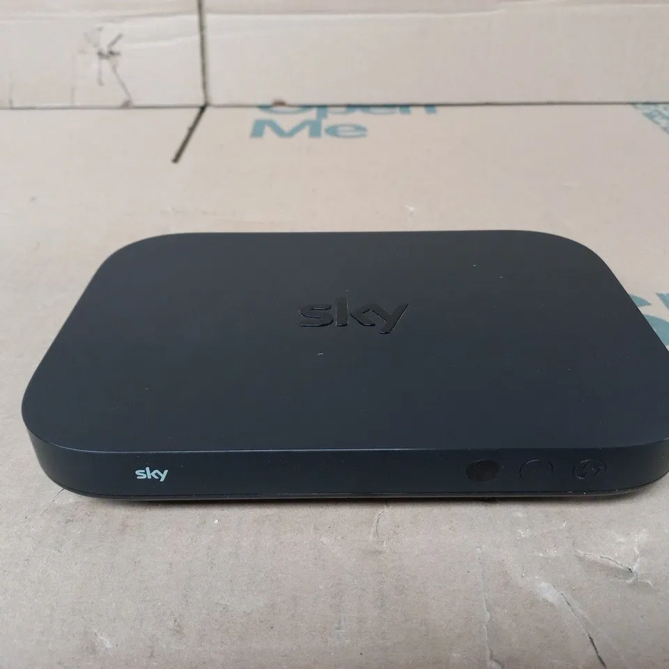 SKY BLACK HUB EM150 UNBOXED