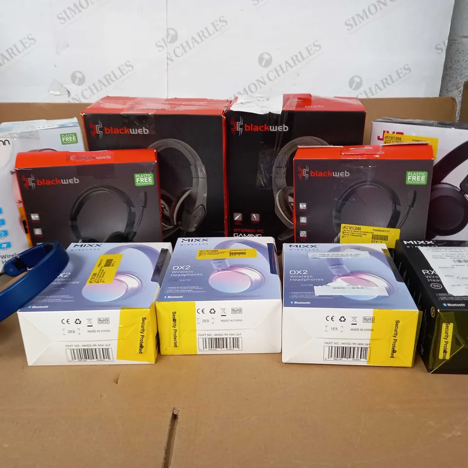 LOT OF APROX 10 HEADPHONES TO INCLUDE BLACK WEB , ONN & MIX