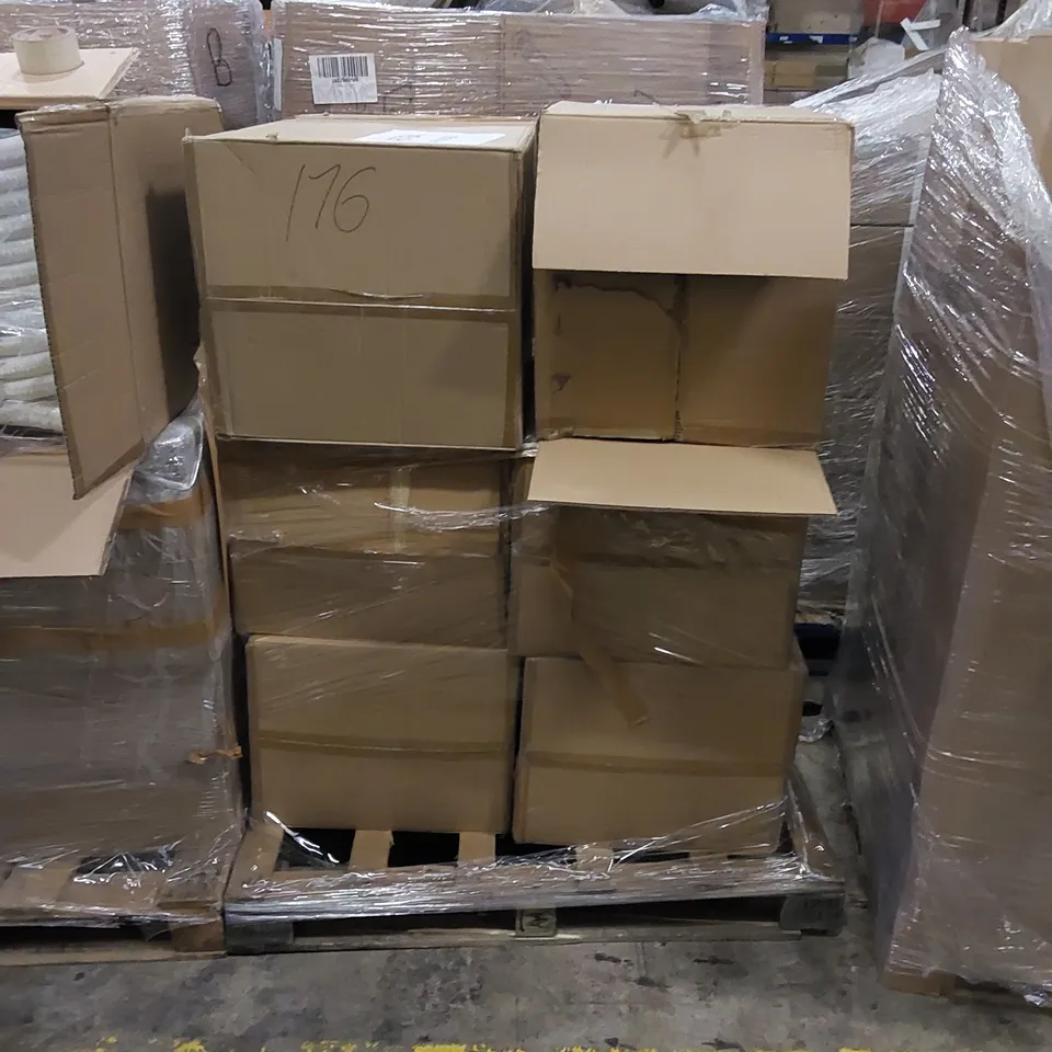 PALLET TO CONTAIN ASSORTED BOXES OF WHITE HANGERS 