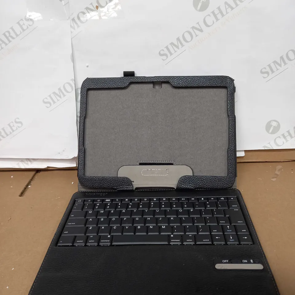 VENTURE CASE WITH BLUETOOTH KEYBOARD